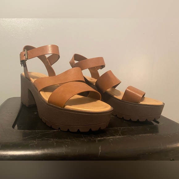 Amazon Shoes - Heeled Sandals